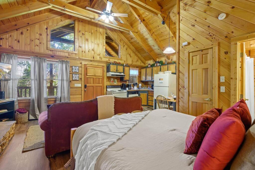 Do Not Disturb - Pigeon Forge Smoky Mountain Studio Cabin, Hot Tub, Fireplace Exterior foto