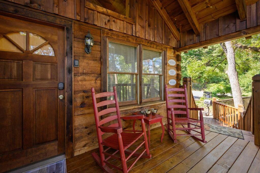 Do Not Disturb - Pigeon Forge Smoky Mountain Studio Cabin, Hot Tub, Fireplace Exterior foto