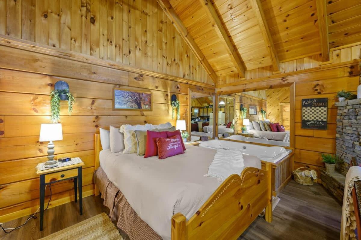 Do Not Disturb - Pigeon Forge Smoky Mountain Studio Cabin, Hot Tub, Fireplace Exterior foto