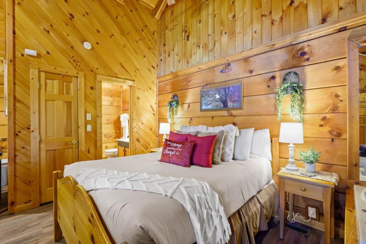 Do Not Disturb - Pigeon Forge Smoky Mountain Studio Cabin, Hot Tub, Fireplace Exterior foto